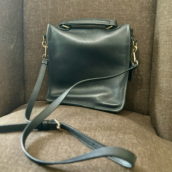 Coach Messenger Bag - Crossbody Bag - Women’s Handbag - Vintage Purse -Not Green - Picture 3 of 10